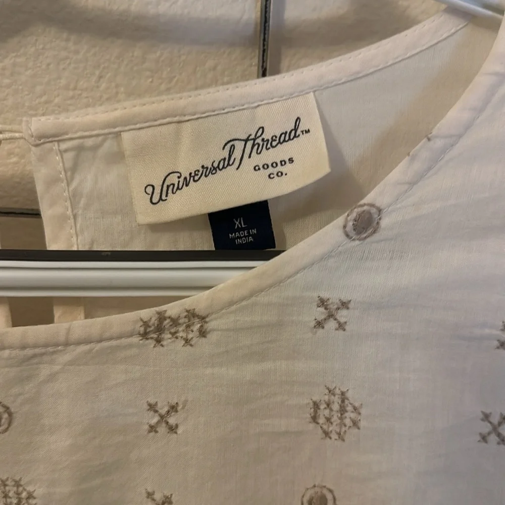 Universal Threads - Picture 5 of 6